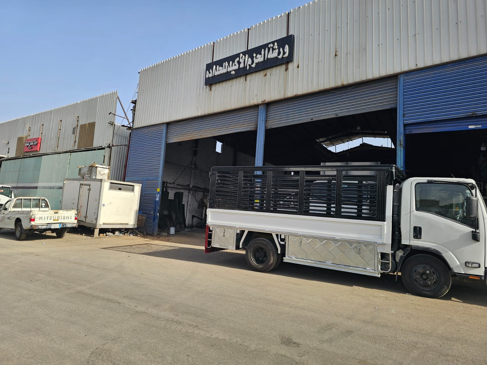 أفضل دينا ميتسوبيشي 2008 مستعملة بالرياض بسعر منافس جدًا